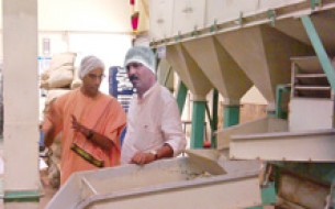 Mayor of Mangalore extends support to Akshaya Patra