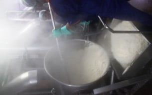 A cauldron of steaming rice