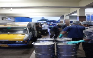 The meals being loaded into the bus